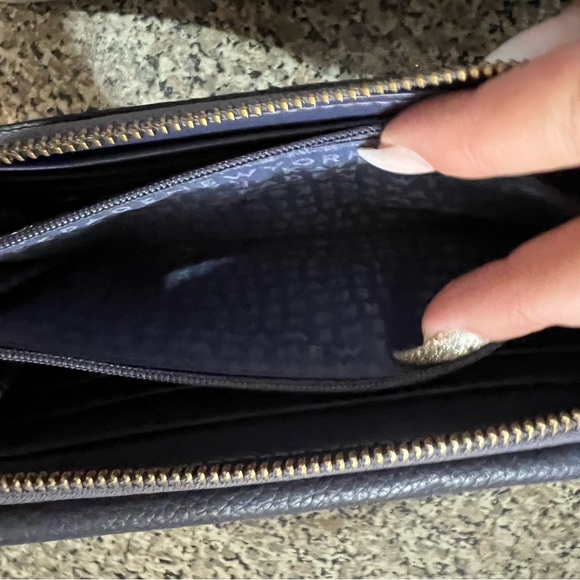 Gently used periwinkle full size wallet - Picture 4 of 4